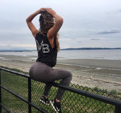 babes-in-leggings - On the Fence http - //tiny.cc/tvqtiy