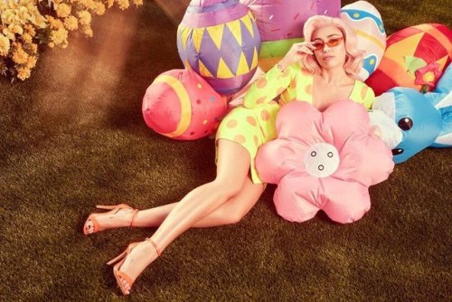 xtinaslays:Miley Cyrus Easter photoshoot
