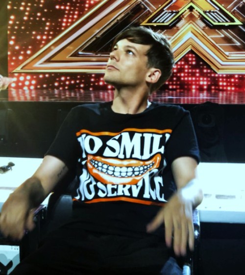 louisource - Louis at the x factor taping (July 27th)