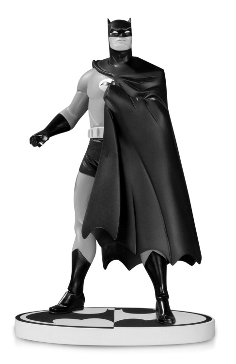spaceshiprocket - Batman Black & White statues - - Mike...