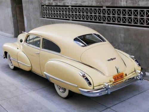 frenchcurious - Cadillac Series 62 Club Coupe 1947 - source 40s...