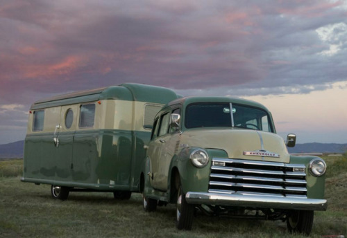 vintage-trailer:1952 Chevy Suburban & Matching 1948 Palace...