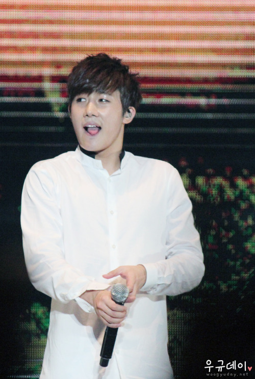 131005 One Great Step in Singapore 성규 3Do not crop / edit photo...