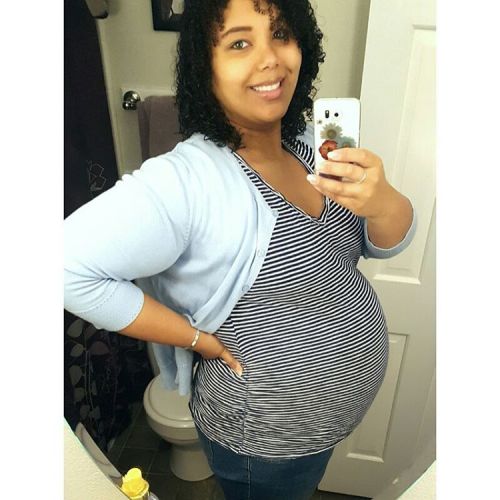 34 week belly bump #bellybump #pregnantbelly #pregnant...