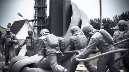 enrique262 - Monument to the firefighters of Chernobyl in Kiev,...