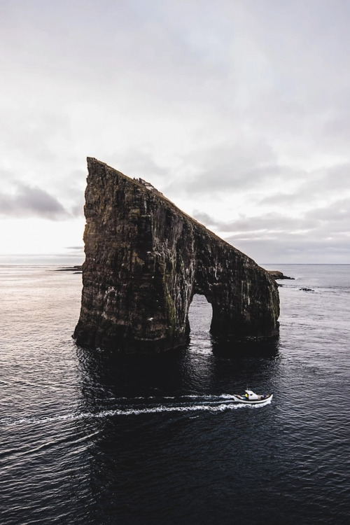 souhailbog:Faroe Islands By Tanner Wendell Stewart