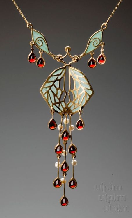 fawnvelveteen - Art Nouveau gold necklace, after 1900, Museum of...