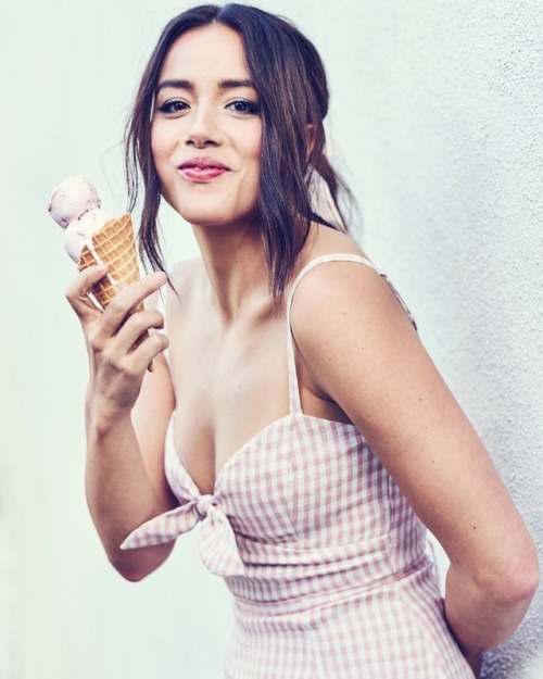 sexyandfamous:Chloe Bennet