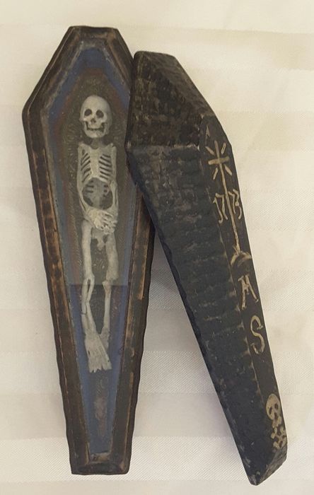 themacabrenbold - Memento Mori - a carved wood miniature...