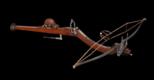 met-armsarmor - Pellet Crossbow, Metropolitan Museum of Art - Arms...