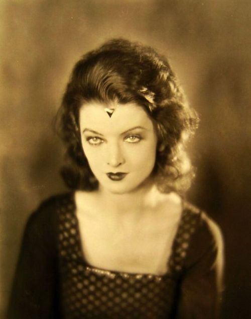 damsellover - Myrna Loy, 1930′sEva’s favorite actress
