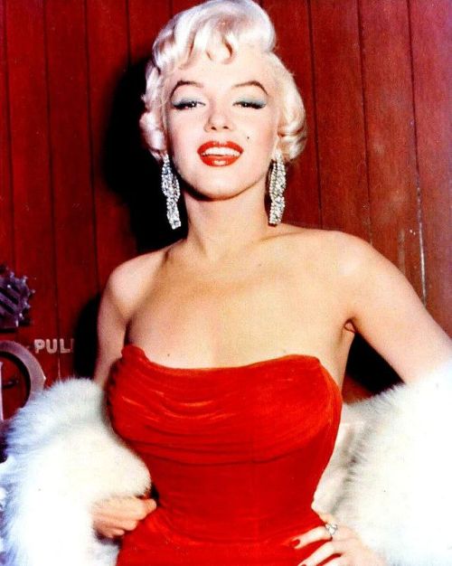 infinitemarilynmonroe - Marilyn Monroe at a party at Romanoff’s,...