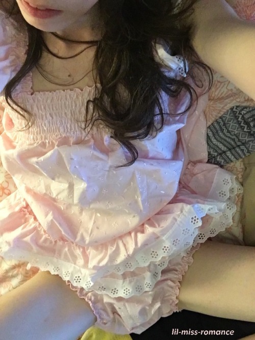 lil-miss-romance - I’m just a wittle frilly baby 