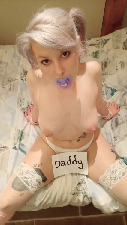 tattooed-greedy-girl:Want to see the ‘fuck me daddy’ video set?...