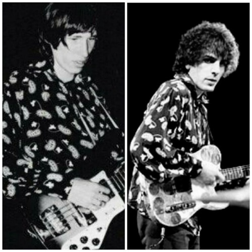 goldensunflakes - Roger Waters and Syd Barrett sharing shirts 