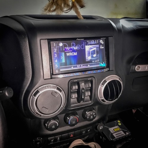 Sherry brought in her Wrangker for an audio upgrade. Pioneer NEX...
