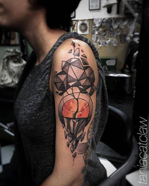 By Tania Catclaw, done at El Diablo Tattoo Club, Lisboa.... tree;big;low poly;contemporary;facebook;nature;twitter;experimental;taniacatclaw;other;upper arm