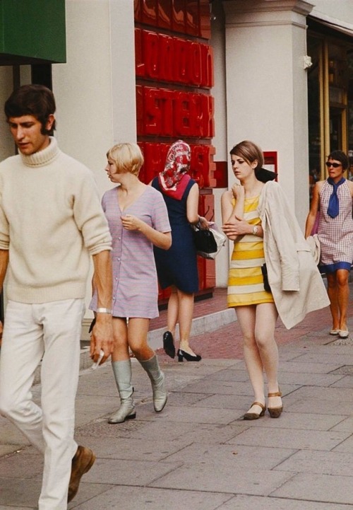 vintageeveryday - Extraordinary color photographs capture street...