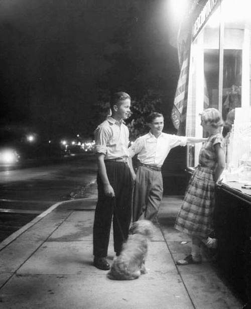 wehadfacesthen - Teens meet on the corner, New York City, 1948