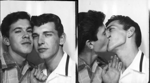 vintageeveryday - Two men kissing in a photobooth in 1953.