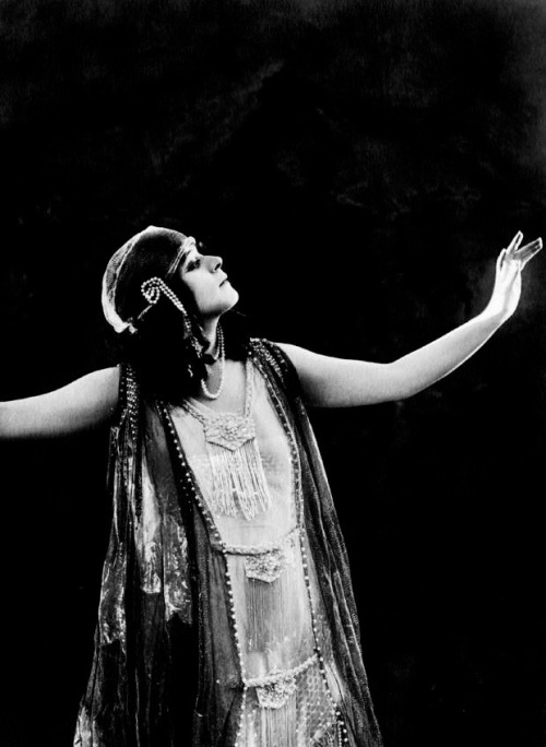 summers-in-hollywood - Theda Bara in Salomé, 1918Salome
