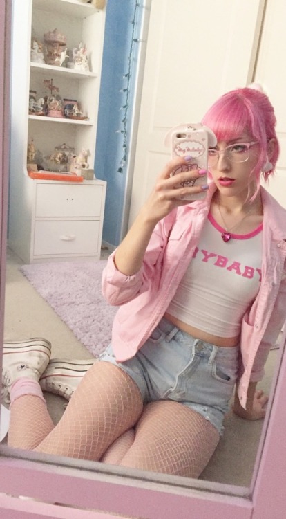 aliteraltrashcan - Just a pink punk with soft thighs 