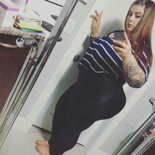addictedtothethickness:Ass for days…