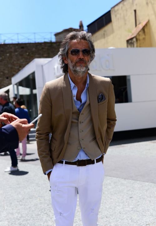 older mens sprezzatura stylish uomo casual street cool мужской man sprezza suit wear dress pitti ss17 scene perfect overfiftyandfit summer