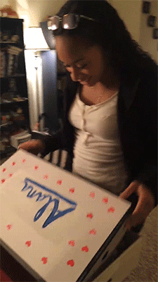 wherehaveallthescullysgone:sizvideos:Woman Surprise Her...