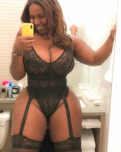 thequeenbitchmnm - intimatehoneys - @iscreamcandy2I want her...