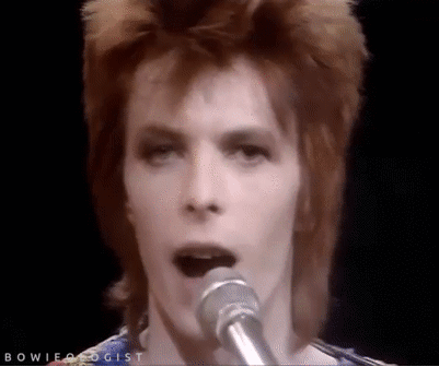 thebowieologist:Starman on Top Of The Pops, 1972