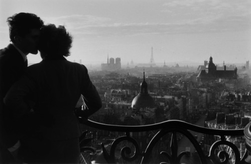 semioticapocalypse - Willy Ronis. The Lovers of the Bastille....
