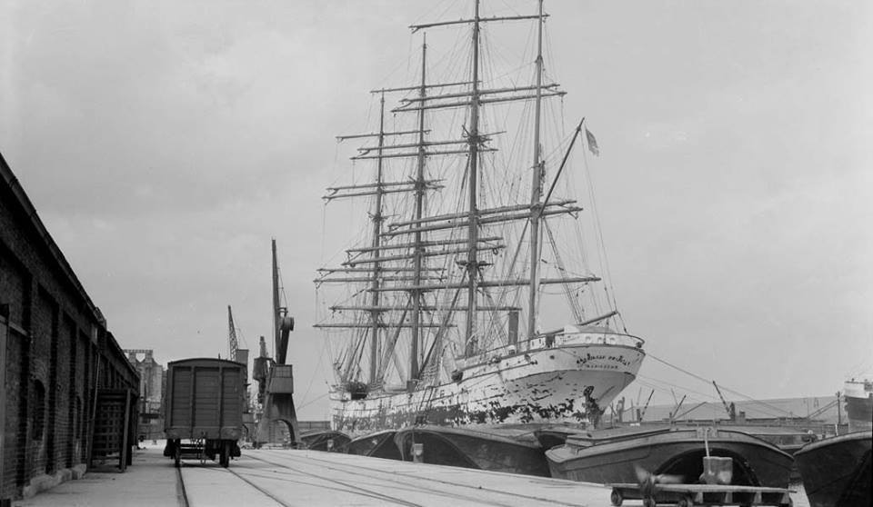 Millwall Dock. The four-masted steel barque Archibald Russell. July 1930