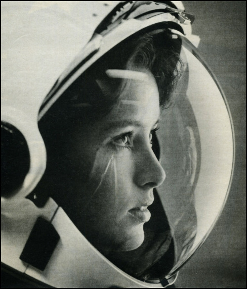 last-picture-show - John Bryson, NASA Astronaut Anna Lee Fisher,...