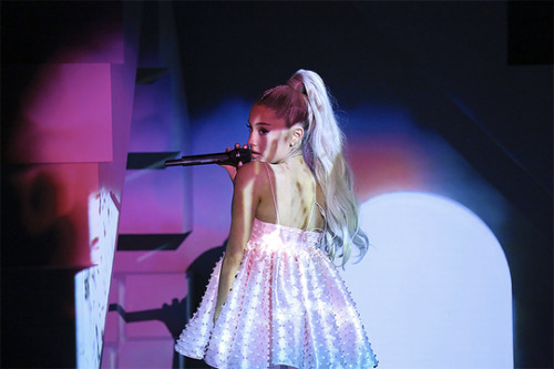 arigrande-edits - Ariana Grande performs on The Tonight Show...