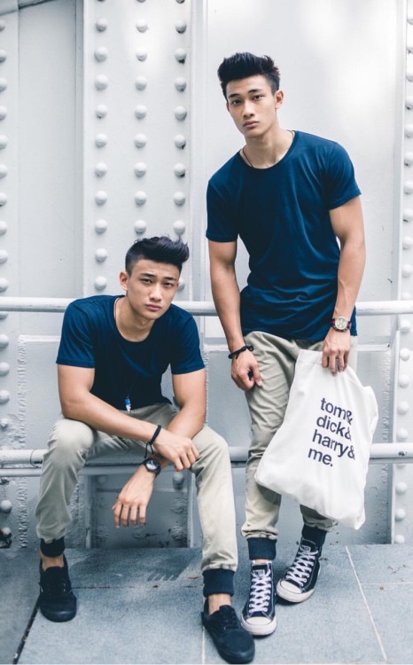 sjiguy - I legit need to know who these hot twins areWho is...