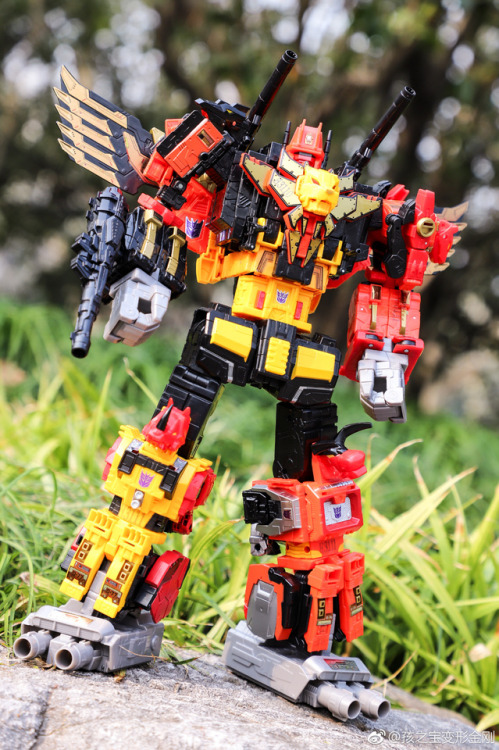 aeonmagnus - Transformers Power of the Primes Titan-class...