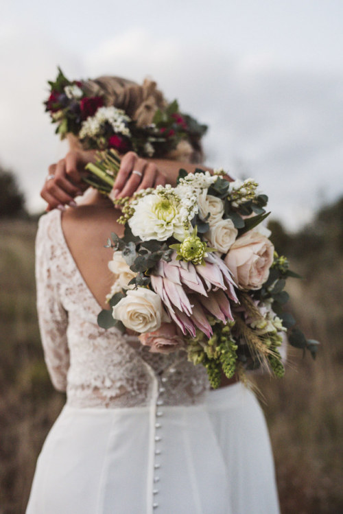 girls-can-get-married - Romantic Country Bridal Style...
