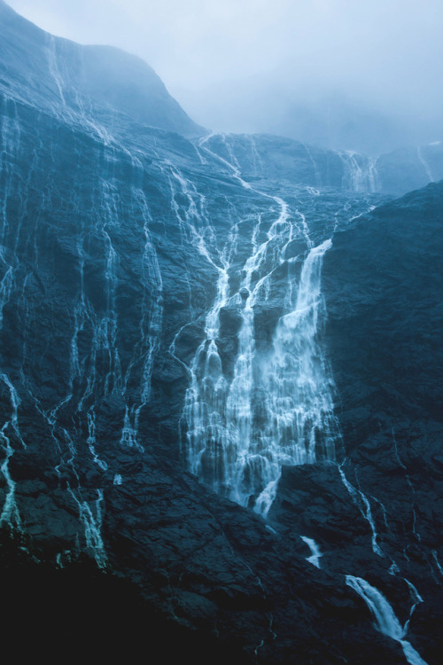 pir-ado:motivationsforlife:Waterfalls by Trey Ratcliff.