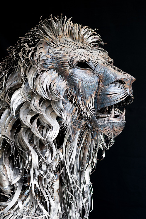 tella1985 - A Lion Made from 4,000 Pieces of Hammered Metal by...