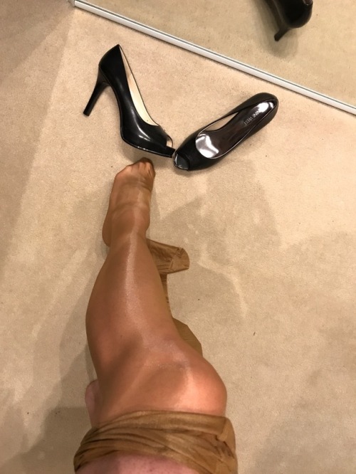 mygorgeouslegs - Oh wow! I may have found a new favorite...