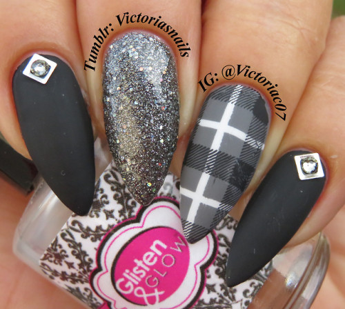 victoriasnails - I just love the way matte black looksUsed in...