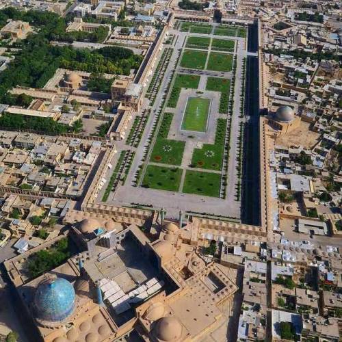 ancientorigins - Naqshe Jahan Square in Isfahan, Iran