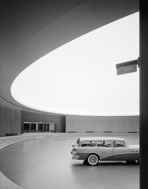 frenchcurious - General Motors Technical Center. Eero Saarinen....