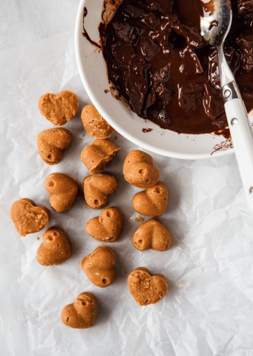 sweetoothgirl:SALTED CHOCOLATE PEANUT BUTTER HEARTS