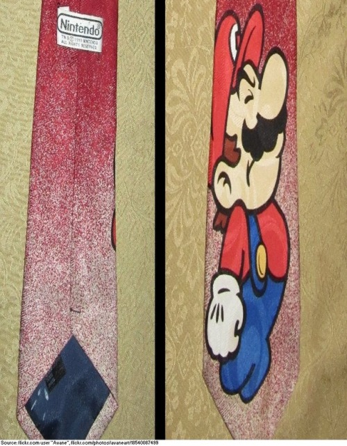 suppermariobroth:Officially licensed 1993 Mario necktie. Note...
