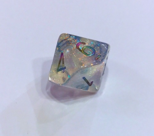 battlecrazed-axe-mage - Crystal rainbow confetti d10 