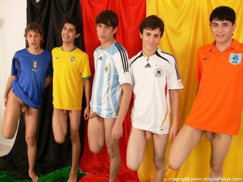 adidaswixman - sport-boys - 5 soccer twinks, part 2.Welchen...