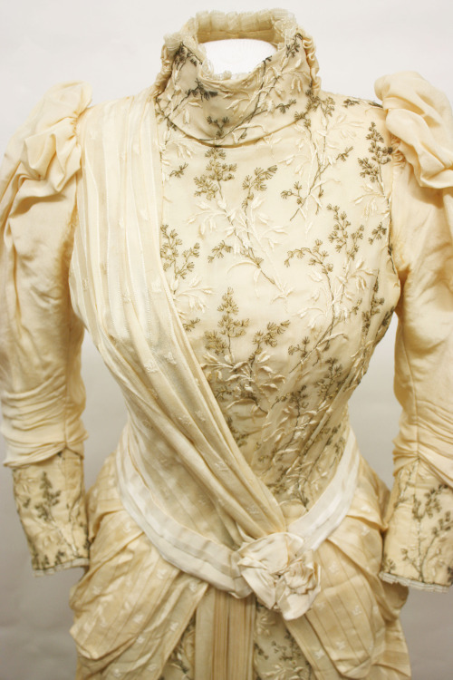 shewhoworshipscarlin - 1) Wedding dress, 1806, USA.2) Wedding...