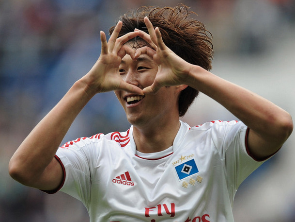 Leverkusen welcomes a new Son “ By Ross Dunbar
”
“With his open nature, Sonny is the face of HSV and our organisation,” admits Hamburg Chairman Carl E. Jarchow, back in 2012. Commercially, and on the park, the South Korean international was the...